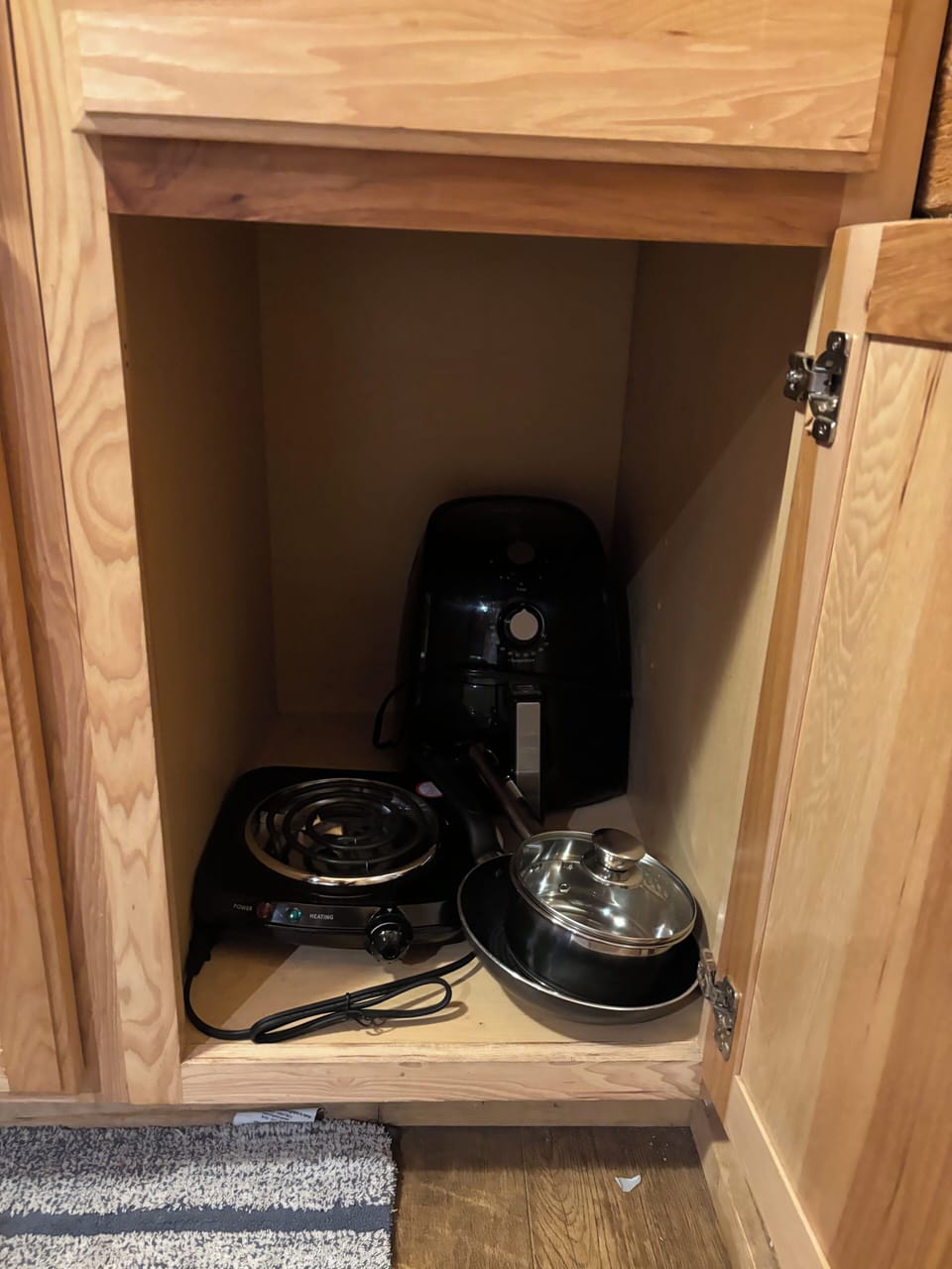 air fryer, hot plate, pans