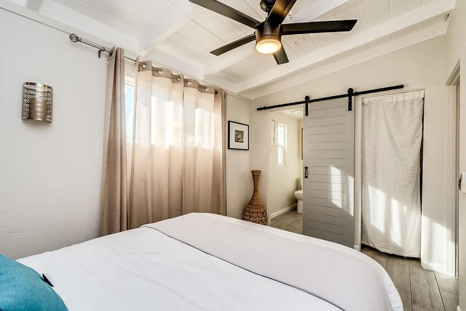 Chic Duplex in Tucson 1 of 2 Cottage in Catalina Foothills