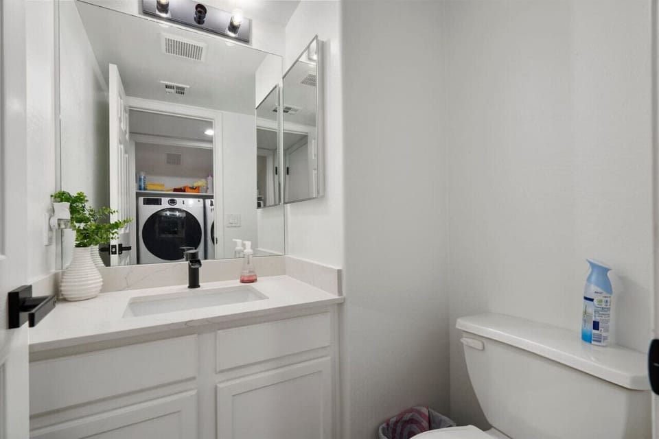 City Escape in Goodyear w Pool Spring Training Cottage in Avondale