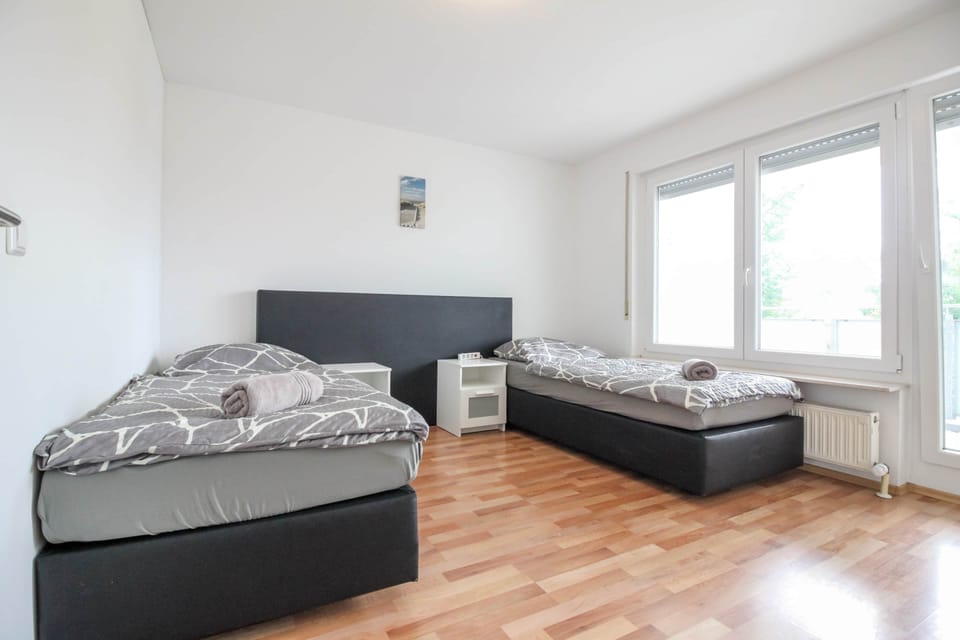 Bedroom 2 | 2 comfortable single beds and wardrobe