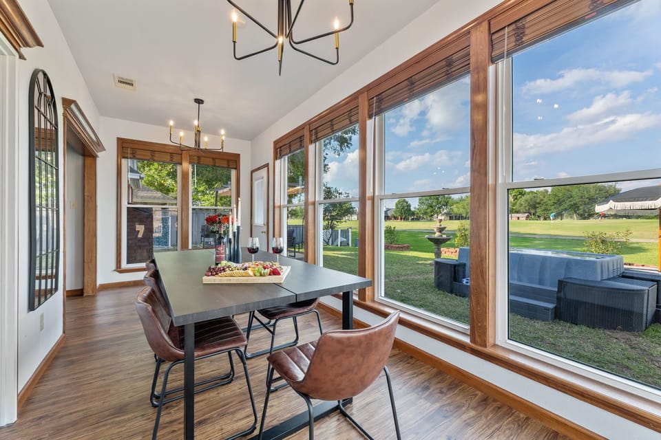 House (5 Bedrooms) | Interior