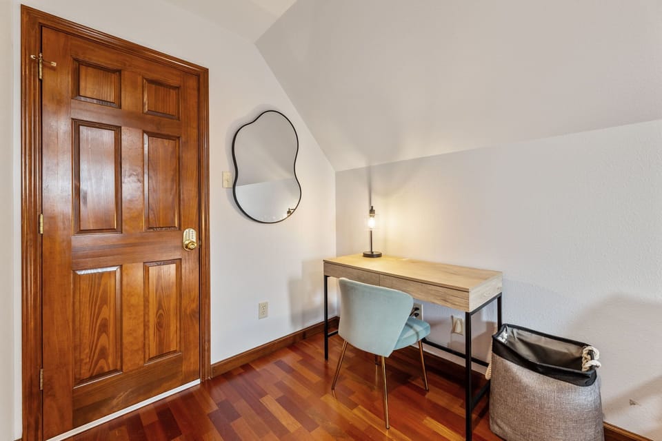 House (5 Bedrooms) | Interior