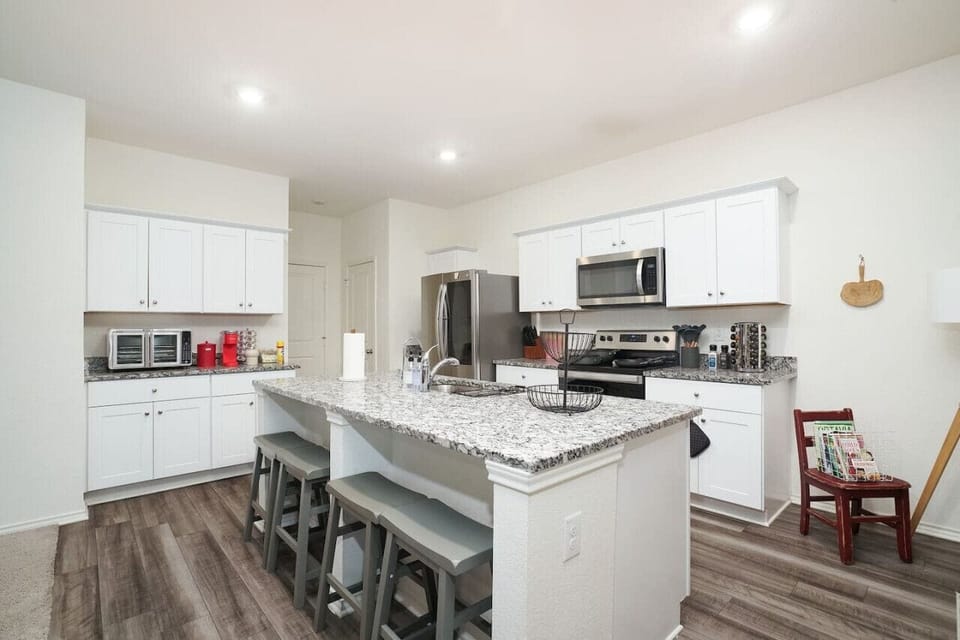 House (4 Bedrooms) | Interior