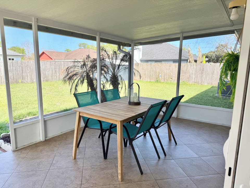 Outdoor dining