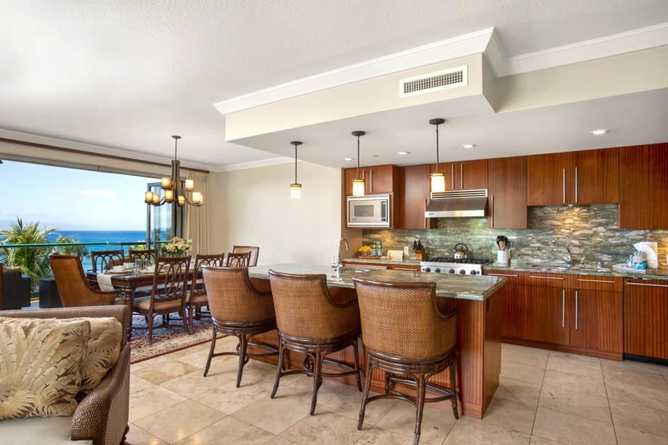 A warm, inviting space where great food and better conversation collide HKK-451