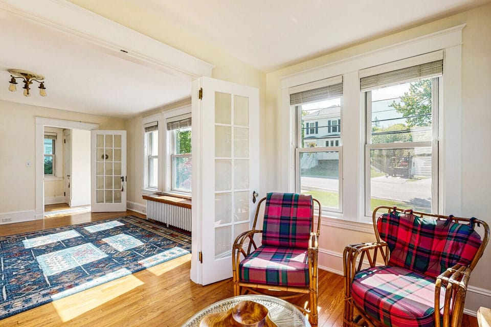 Lounge area with fireplace