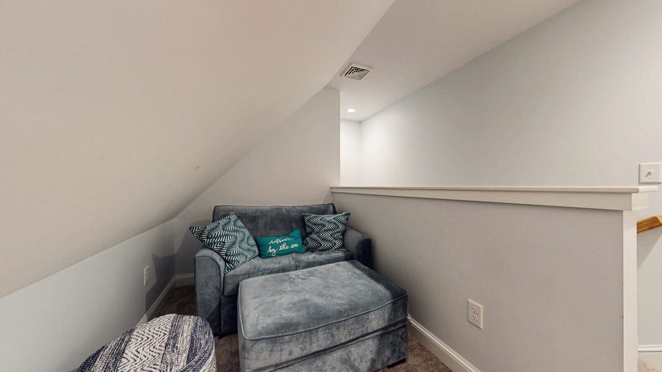 Upstairs lounge