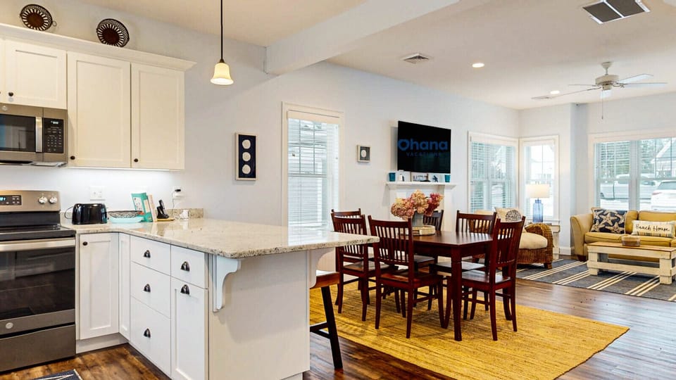 Kitchen/ Dining
