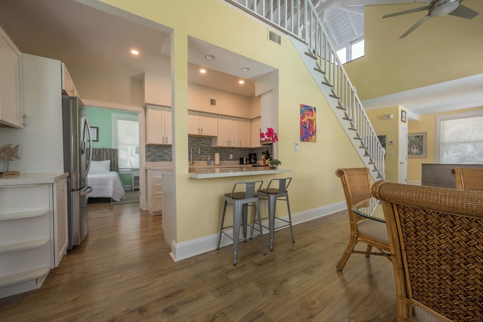 Kitchen bar.