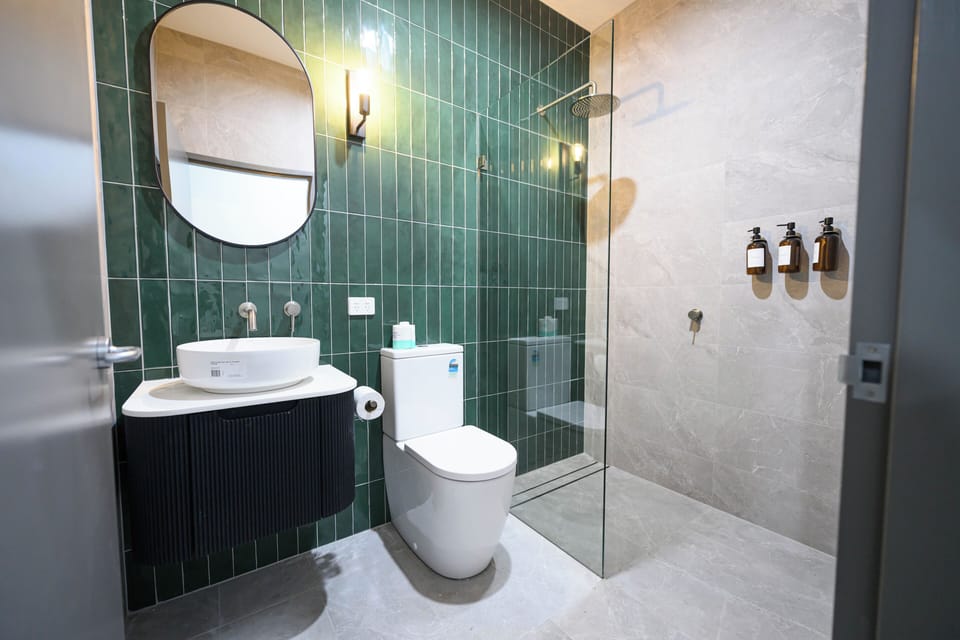 Shower, free toiletries, hair dryer (on request), towels
