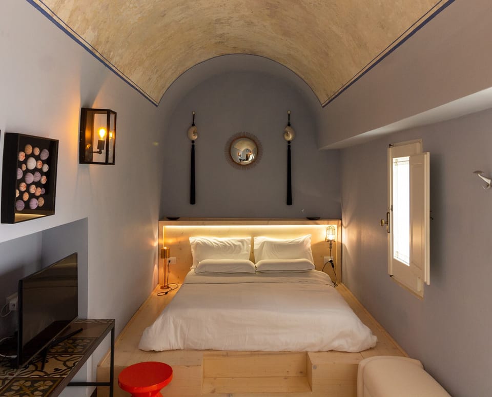 Double Room | Minibar, in-room safe, desk, free WiFi