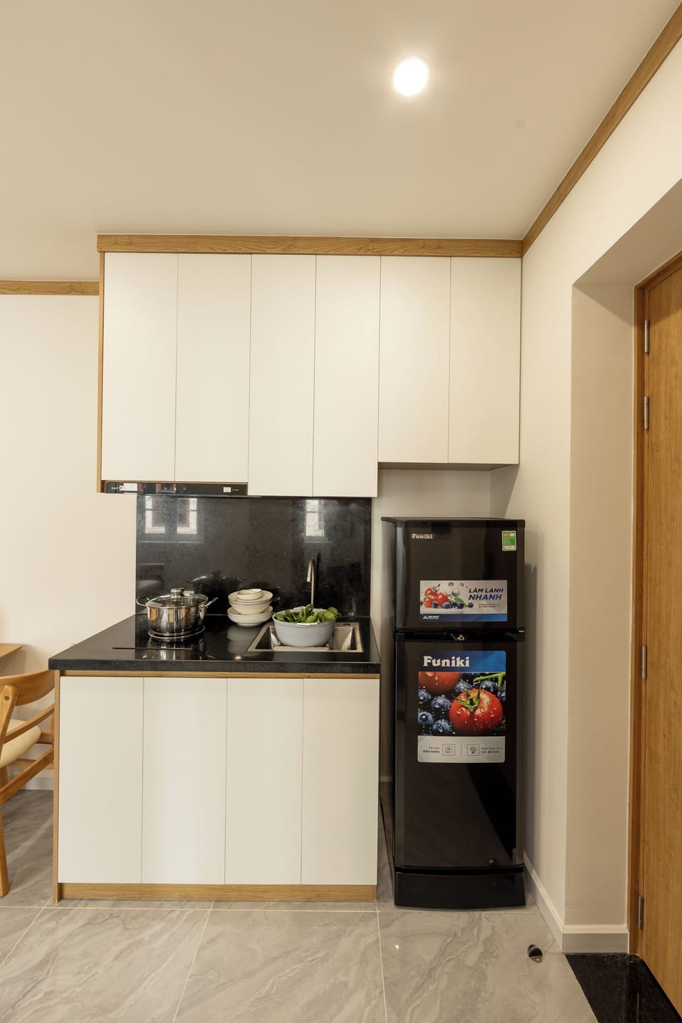 Deluxe Apartment, 1 Bedroom | Private kitchen | Full-size fridge, rice cooker, cookware/dishes/utensils