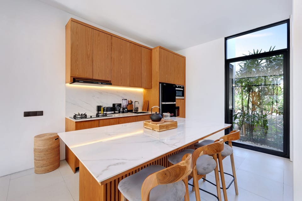 Deluxe Villa, Pool View | Private kitchen