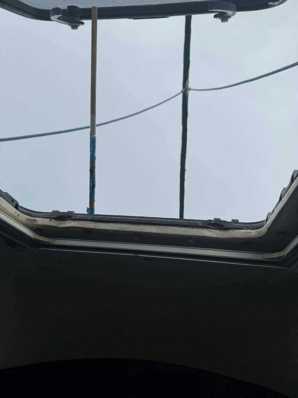 The Dow Rod opens the hatch half way and produces airflow through the boat