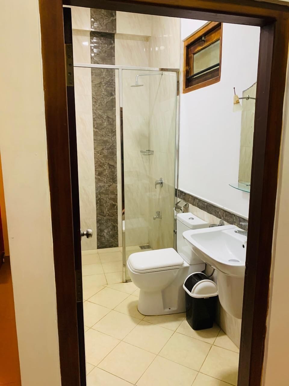 Classic Double Room, Balcony, City View | Bathroom | Shower, rainfall showerhead, free toiletries, hair dryer