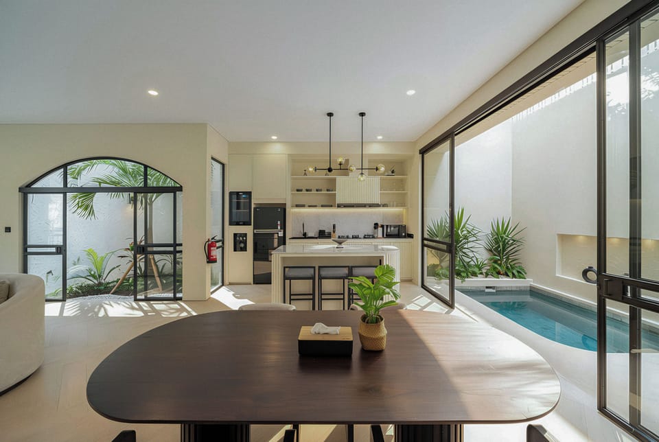 Classic Villa, 2 Bedrooms, Pool View | Dining room