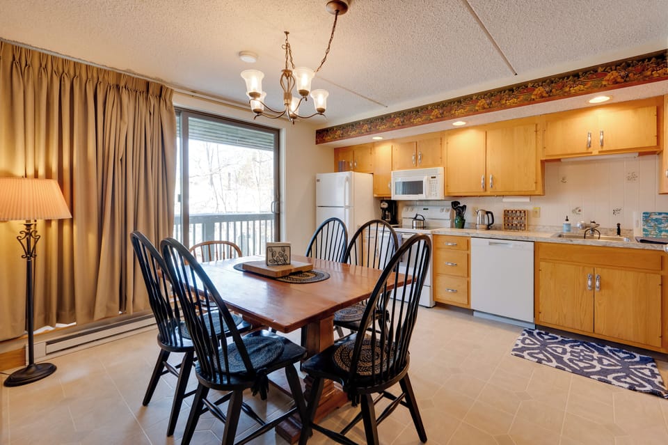 Kitchen | Dining Area | Coffee Maker