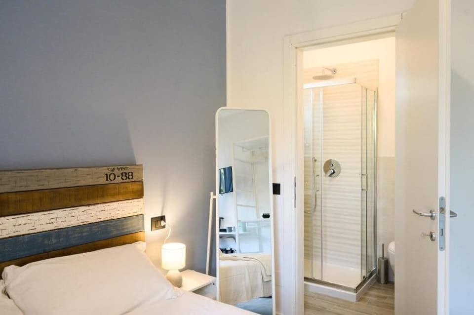 Economy Double Room, Non Smoking, Courtyard View | Premium bedding, laptop workspace, free WiFi, bed sheets