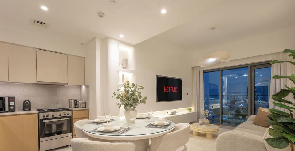 Apartment, City View | Living area