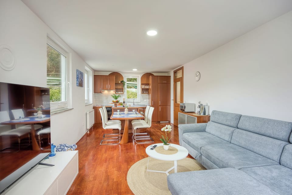 Family Apartment, 1 Bedroom, Balcony (Sunset Gold Suite Portoroz free) | Living area