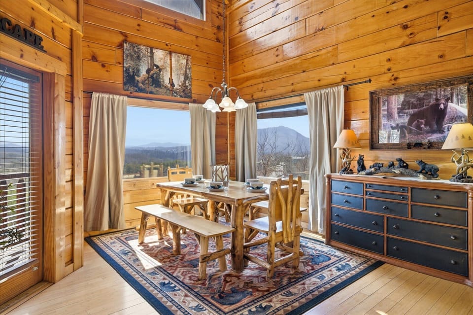 Open dining space with seating for the whole group
