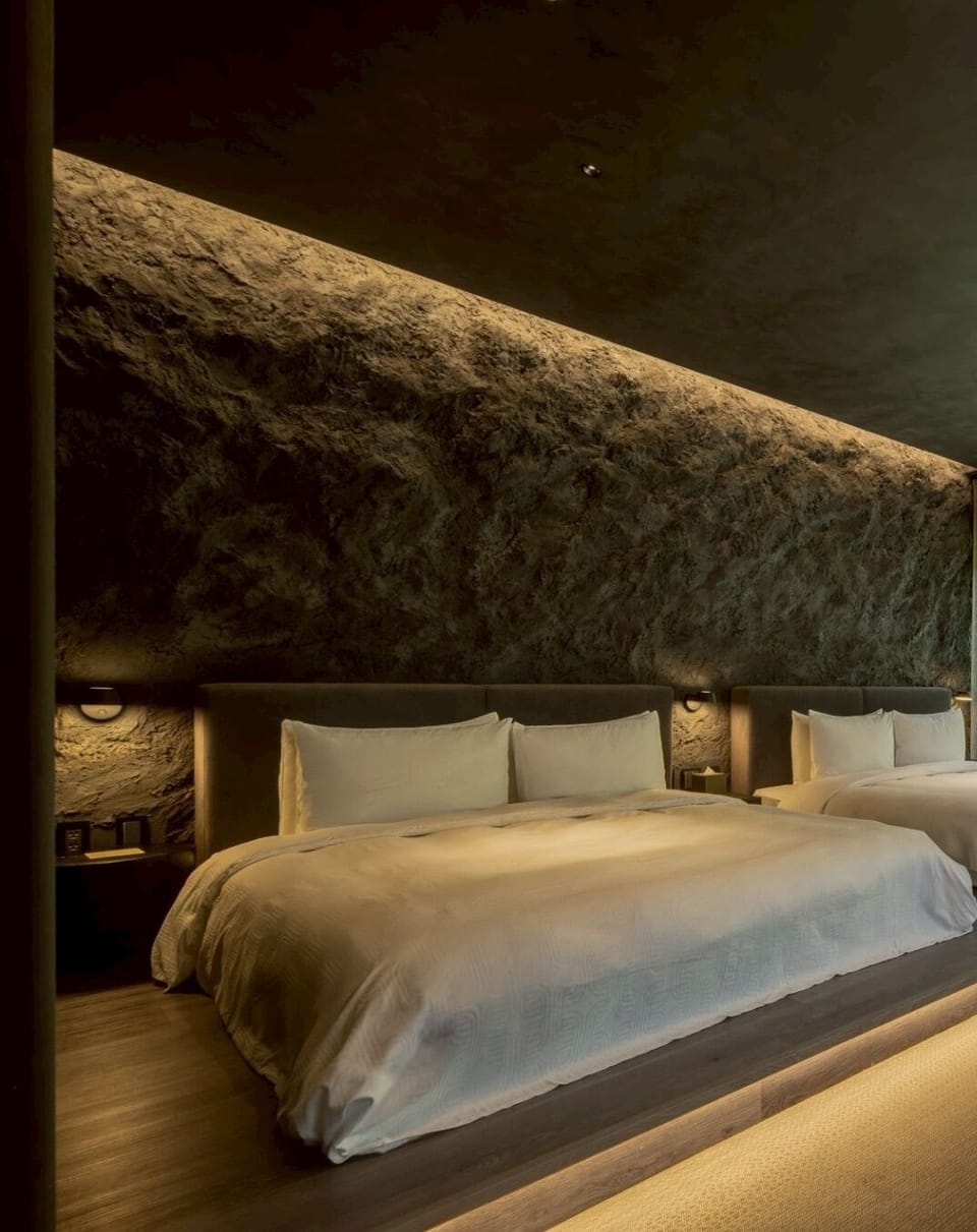 Villa Suite - Stonebound - 2 King Beds | Premium bedding, free minibar, in-room safe, free cribs/infant beds