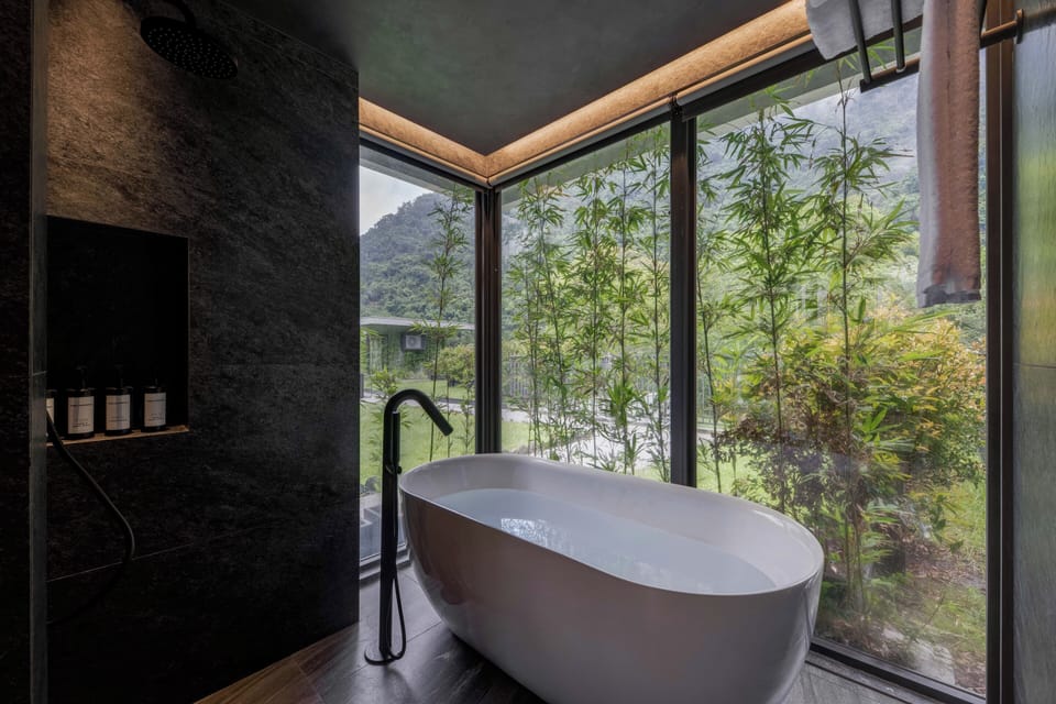 Guest Room - Evermount - 1King Bed | Bathroom | Separate tub and shower, spring water tub, rainfall showerhead