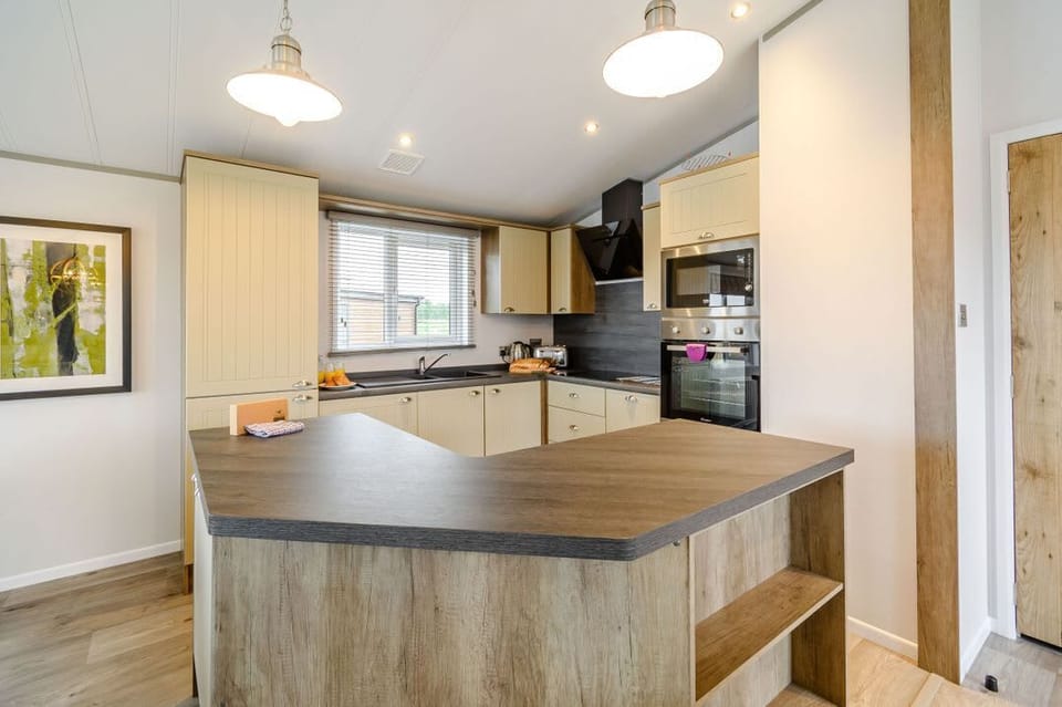 Beech Waterside Spa (Pet)