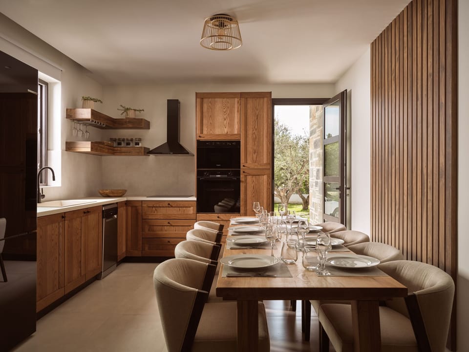 Fully equipped kitchen, ready for everything from snacks to feasts.