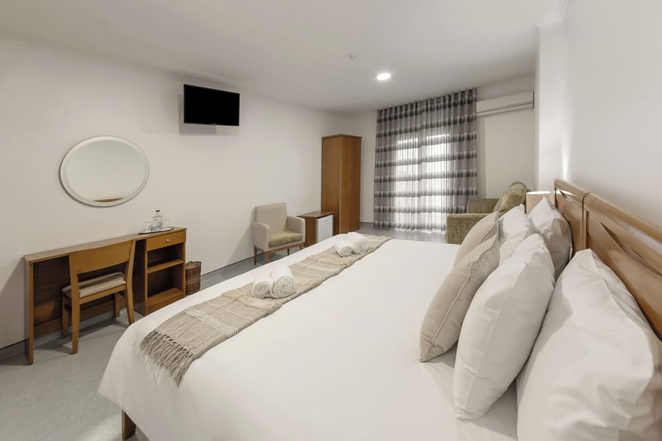 Superior Double or Twin Room, Balcony, Sea View | WiFi (free), bed sheets