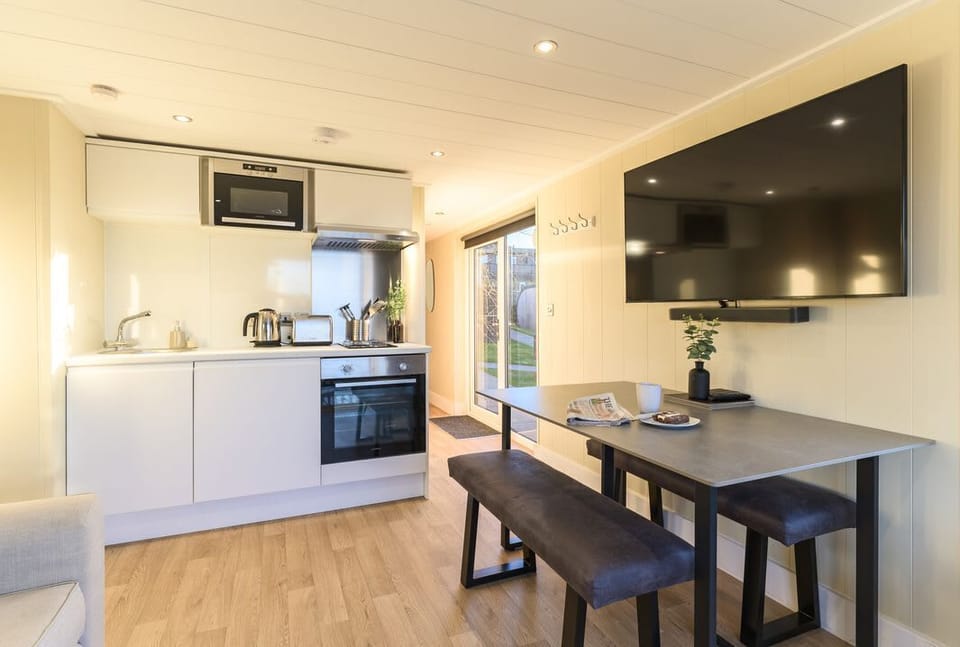 Pods by the Lake (Pet)