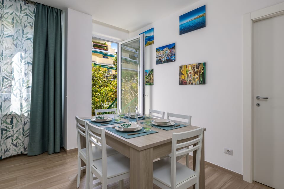 Apartment, 2 Bedrooms, Patio | Dining room
