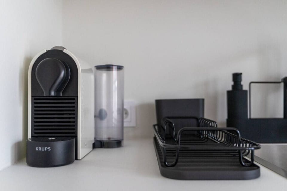 Kitchenette Details – Coffee Machine, Dish Rack & Everyday Essentials for Your Comfort | Book Now with RENTUJEMY.COM