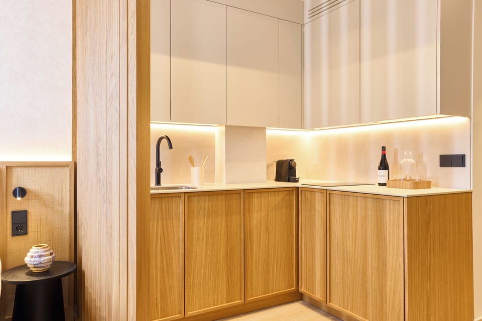 Studio, Balcony | Private kitchen | Coffee/tea maker, fridge, microwave, stovetop