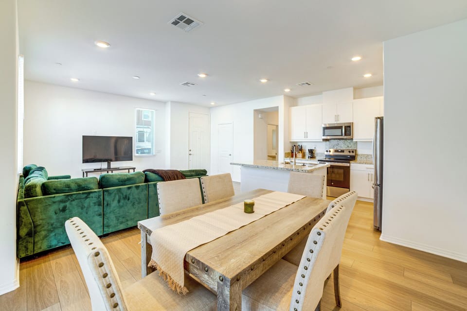 Apartment (3 Bedrooms) | Front of property