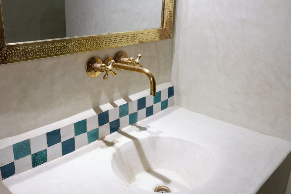 Deluxe Double Room, Patio, Pool View | Bathroom