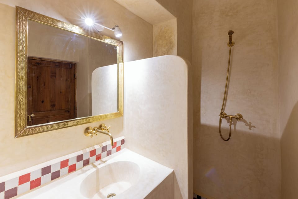 Comfort Double or Twin Room, Patio, Pool View | Bathroom