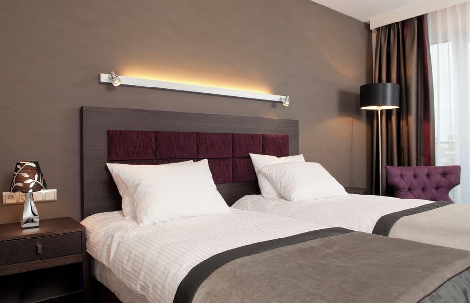 In-room safe, soundproofing, iron/ironing board, free WiFi