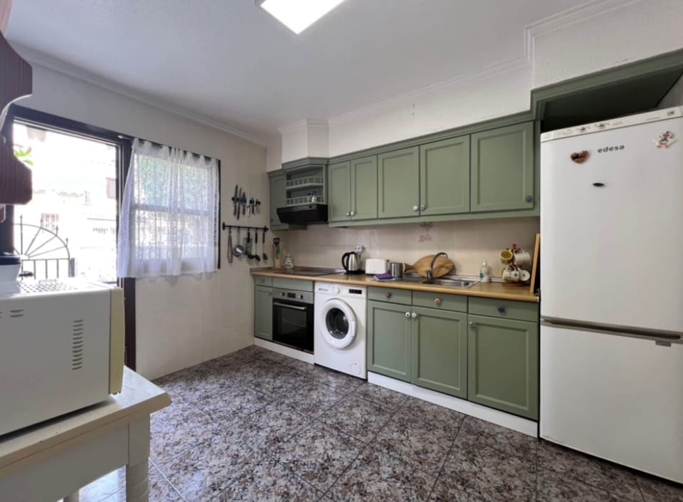 House, 3 Bedrooms, Smoking, Balcony | Interior