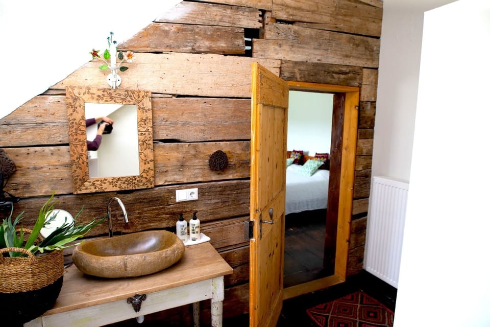 Deluxe Double Room, Private Bathroom | Bathroom | Hair dryer, towels