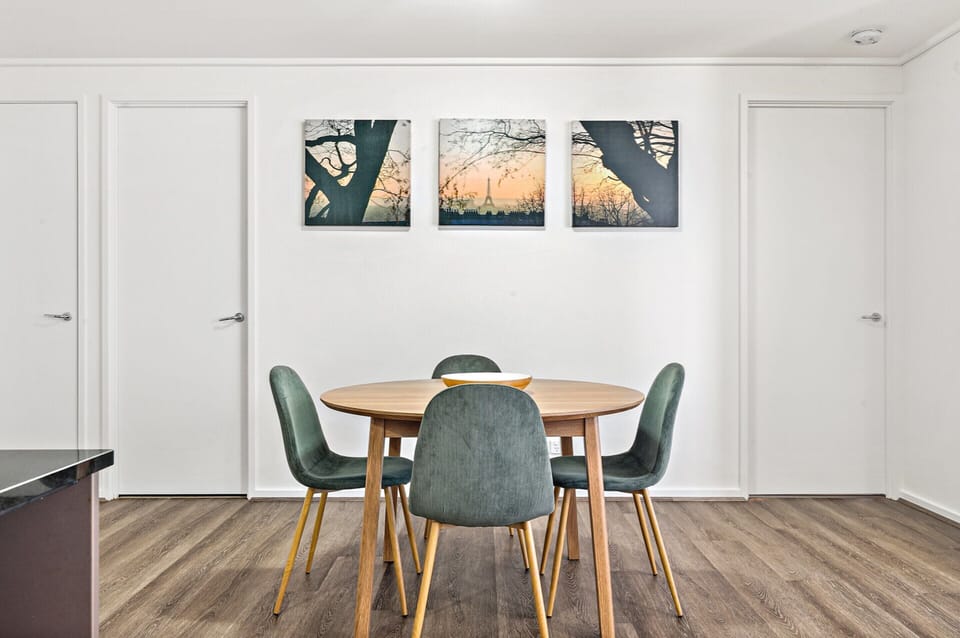 Apartment | Dining