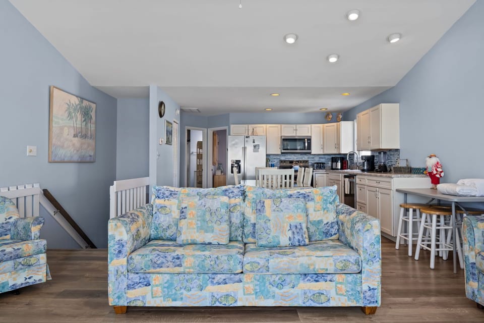 Living Room/Kitchen
