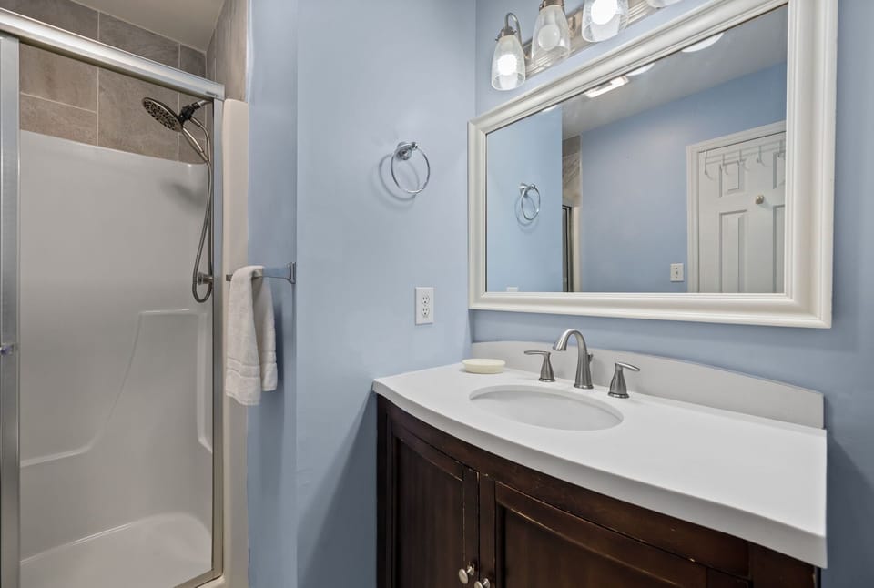 Shared Hall Bathroom 2