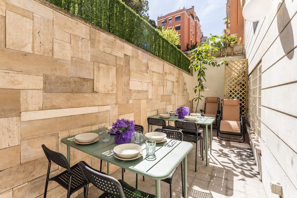 Deluxe Apartment, 4 Bedrooms | Outdoor dining