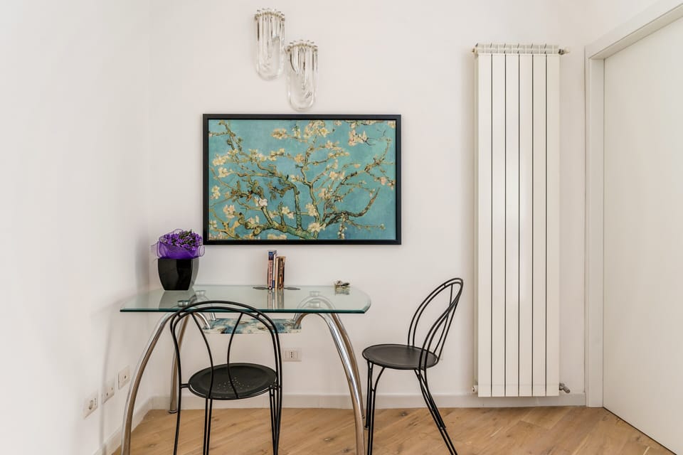 Deluxe Apartment, 4 Bedrooms | Dining