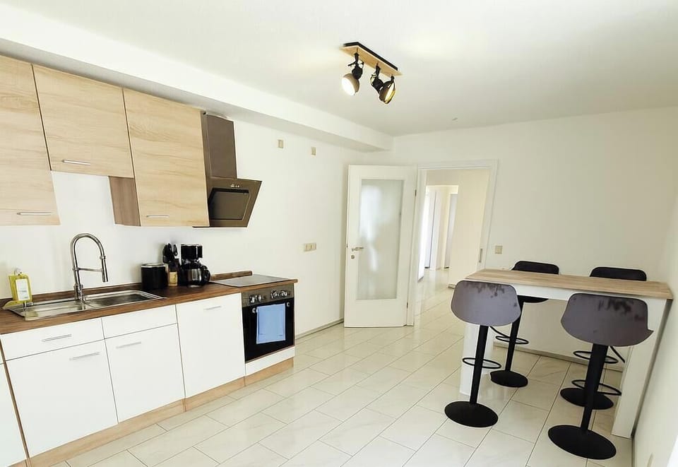 Comfort Apartment | Private kitchen | Electric kettle, toaster