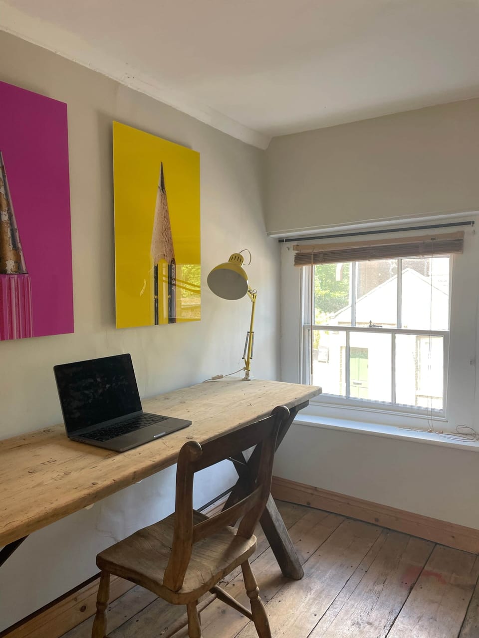 Small upstairs office room with decent speed WiFi