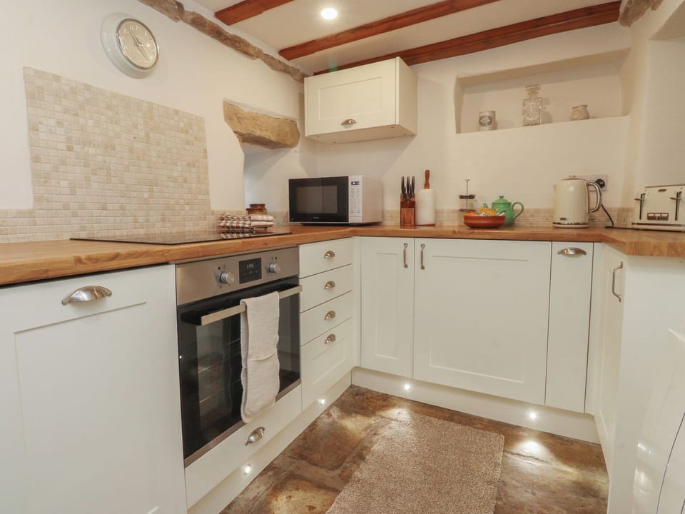Dishwasher, cookware/dishes/utensils