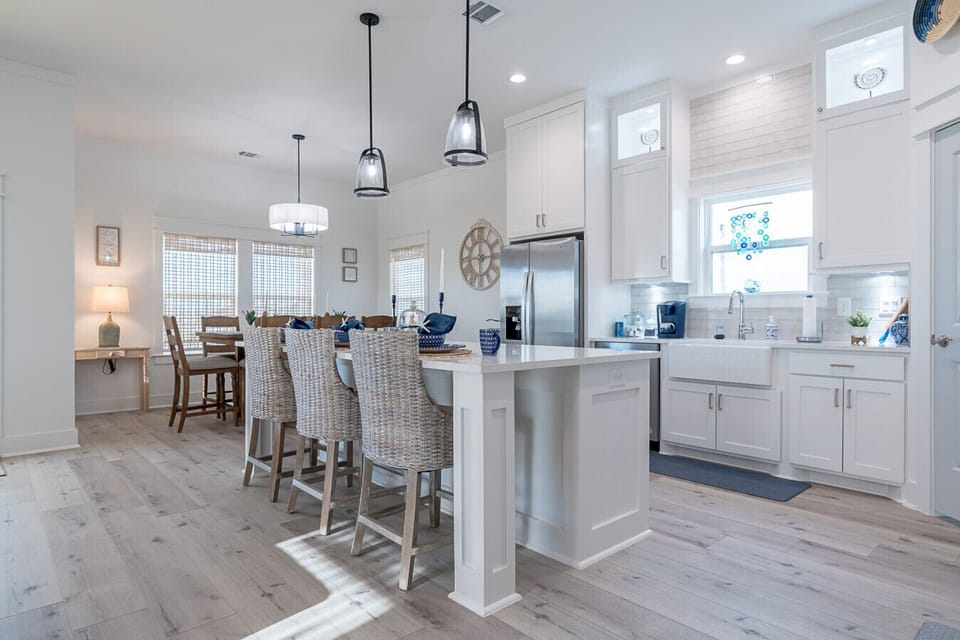 A kitchen perfect for preparing meals for the family!