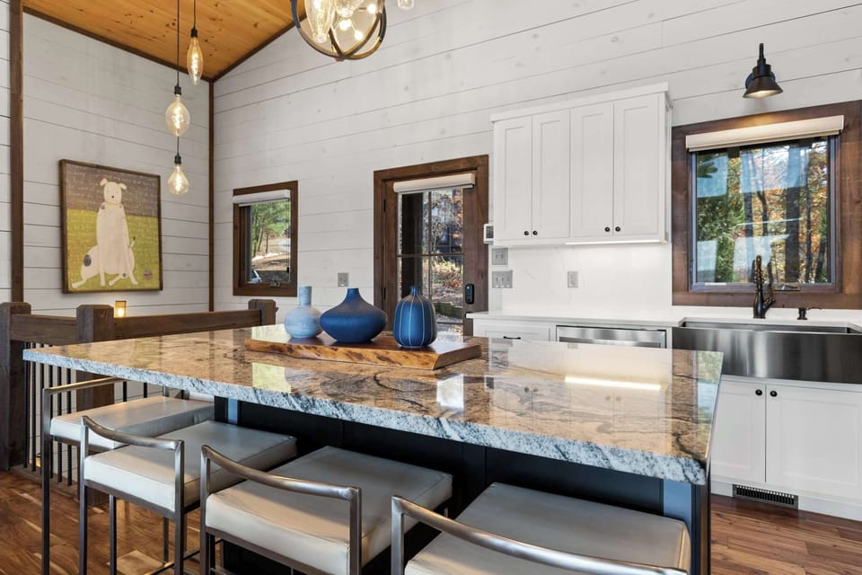 Whether it’s breakfast, dinner, or midnight snacks, this dining space is perfect for good food, great conversations, and even better memories. 